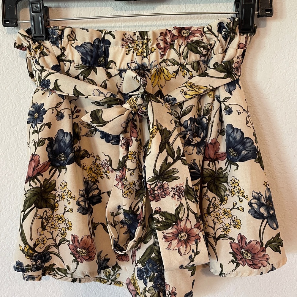 Emory Park Cream and Blue High Waist Shorts